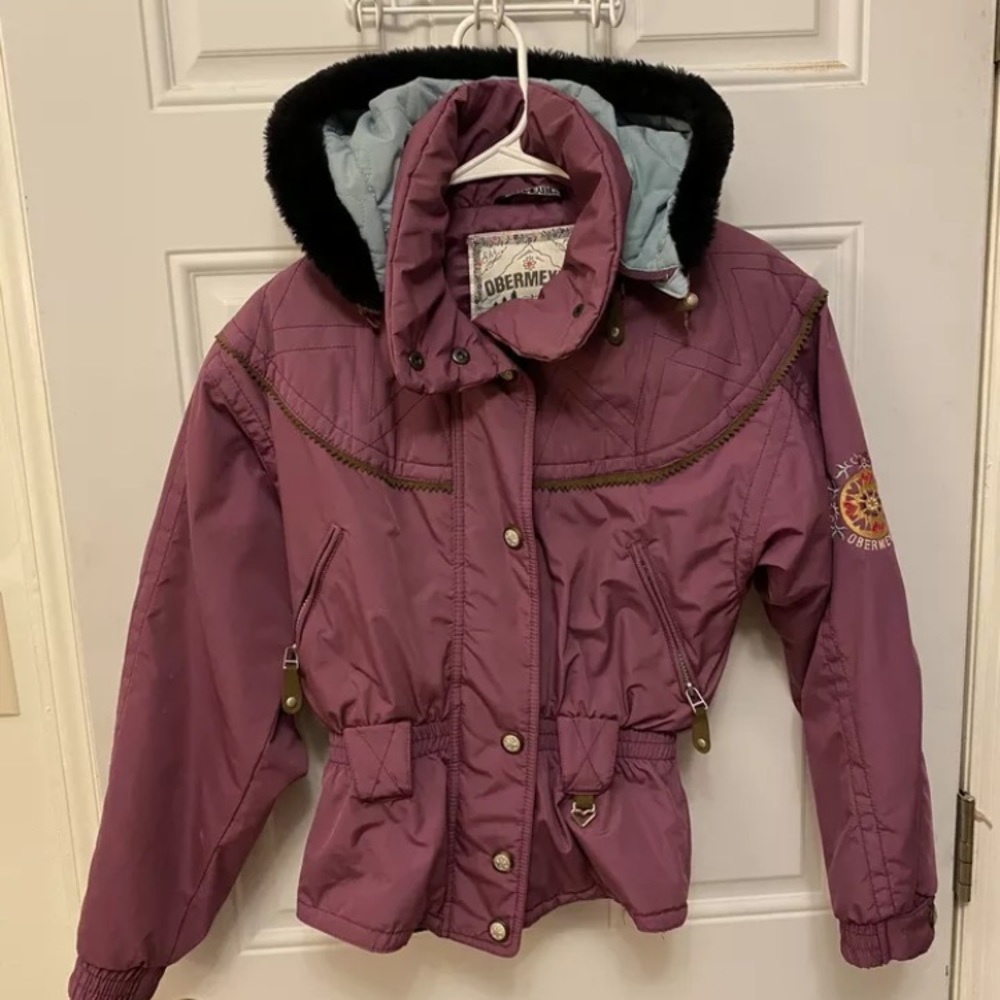 Obermeyer Ski jacket Embroidered soft hood great